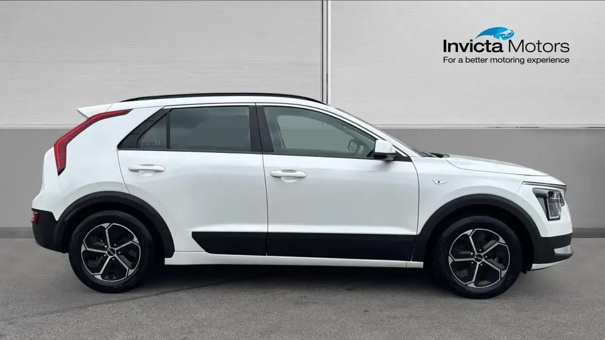 Gebraucht Kia Niro 139 PS (102 kW) 2023 Weiß SUV