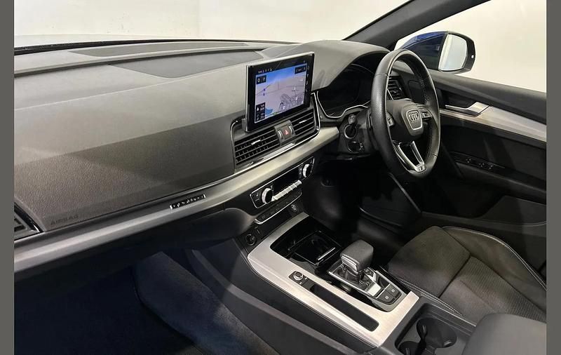 Used Audi Q5 S-Line 200 HP (147 kW) 2024 Blue SUV