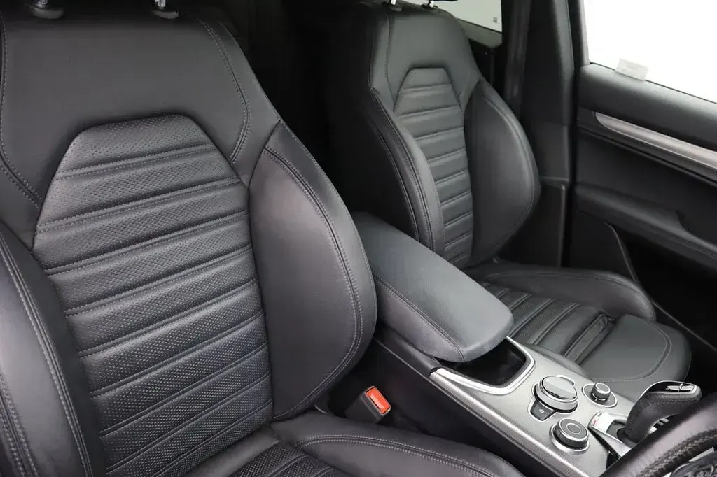 Used Alfa Romeo Stelvio Veloce 280 HP (205 kW) 2022 Blue SUV