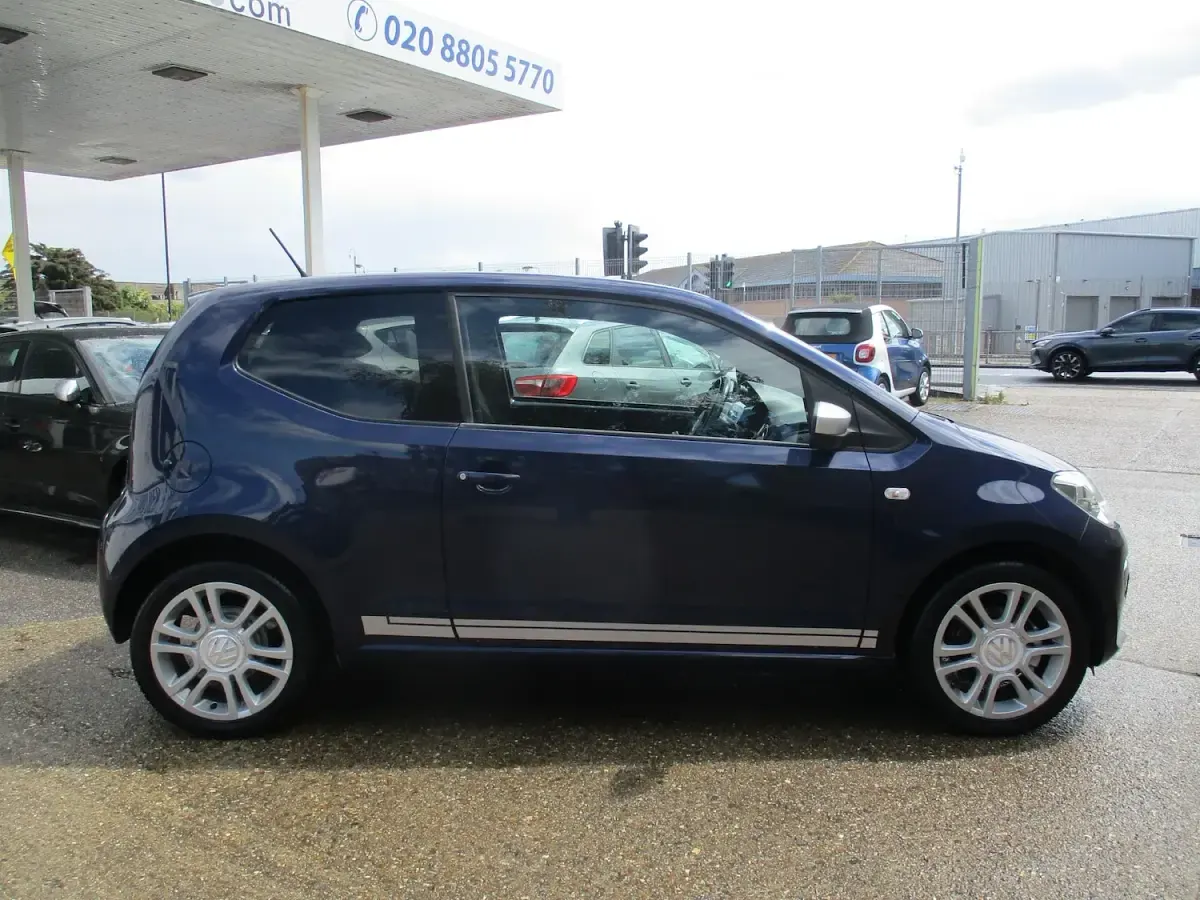 Used VW up! CLUB 2015 Purple Hatchback