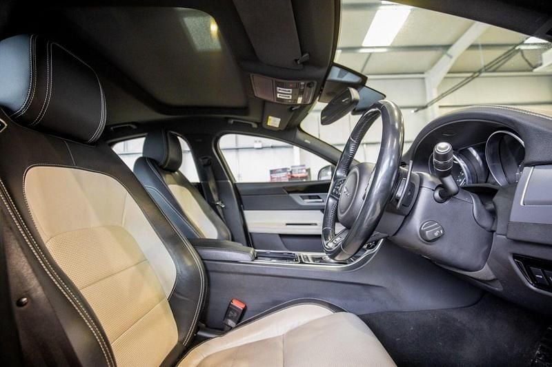 Used Jaguar XF R-Sport 180 HP (132 kW) 2016 Grey Sedan