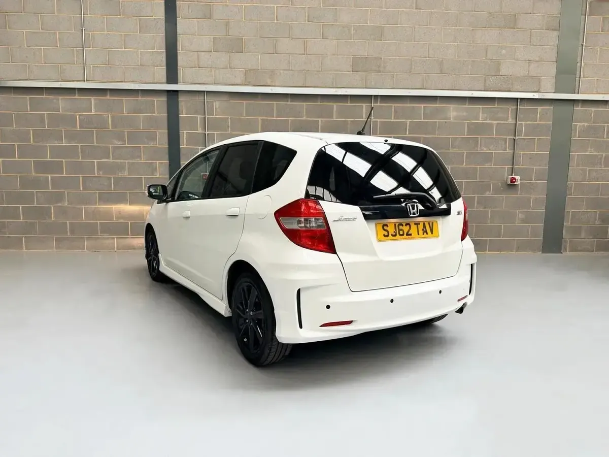Used Honda Jazz SI 99 HP (72 kW) 2012 White Hatchback