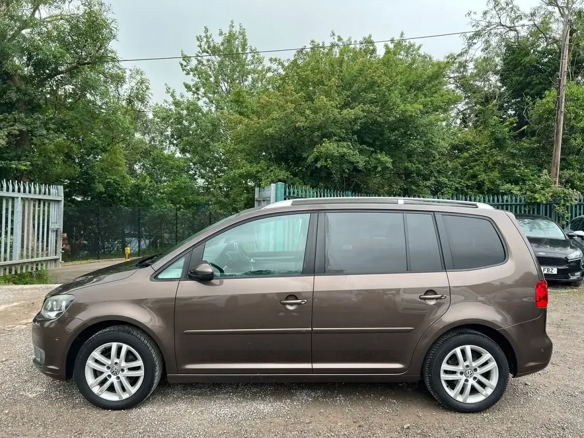 Used VW Touran SE 105 HP (77 kW) 2010 Brown MPV