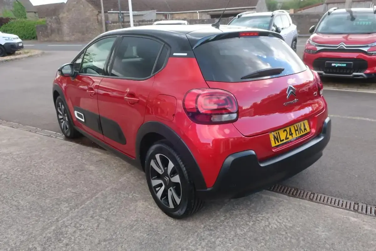 Used Citroën C3 PureTech 82 HP (60 kW) 2024 Red Hatchback