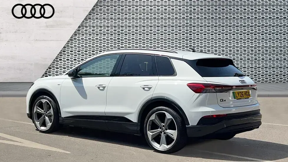 New Audi Q4 e-tron Black Edition 210 kW (286 HP) 2026 White SUV