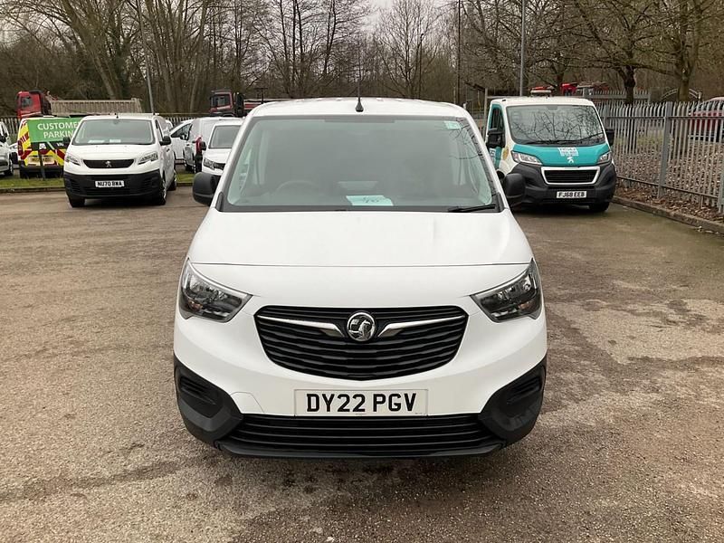 Used Vauxhall Combo 100 HP (73 kW) 2022 White MPV