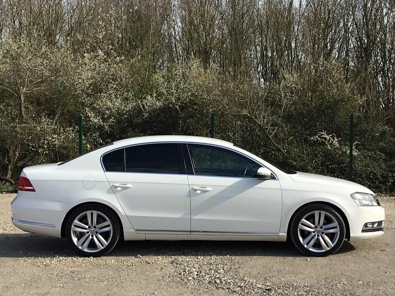 Begagnad VW Passat Executive 140 HK (102 kW) 2014 Vit Sedan