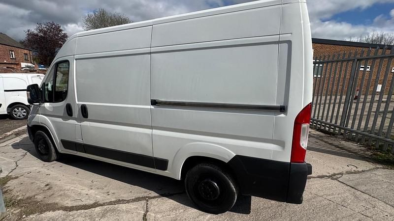 Used Citroën Relay 140 HP (102 kW) 2020 White Van
