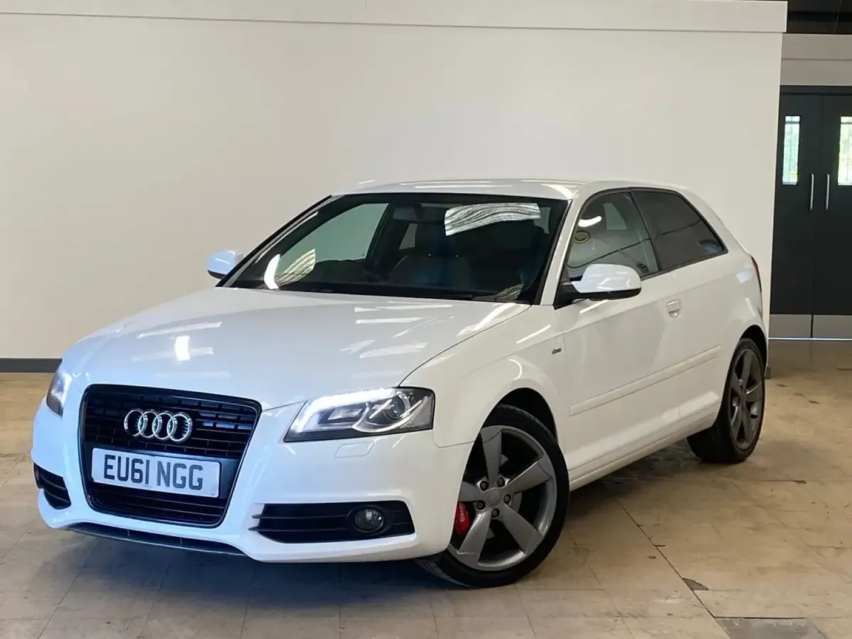 Begagnad Audi A3 Black Edition 170 HK (125 kW) 2011 Vit Halvkombi