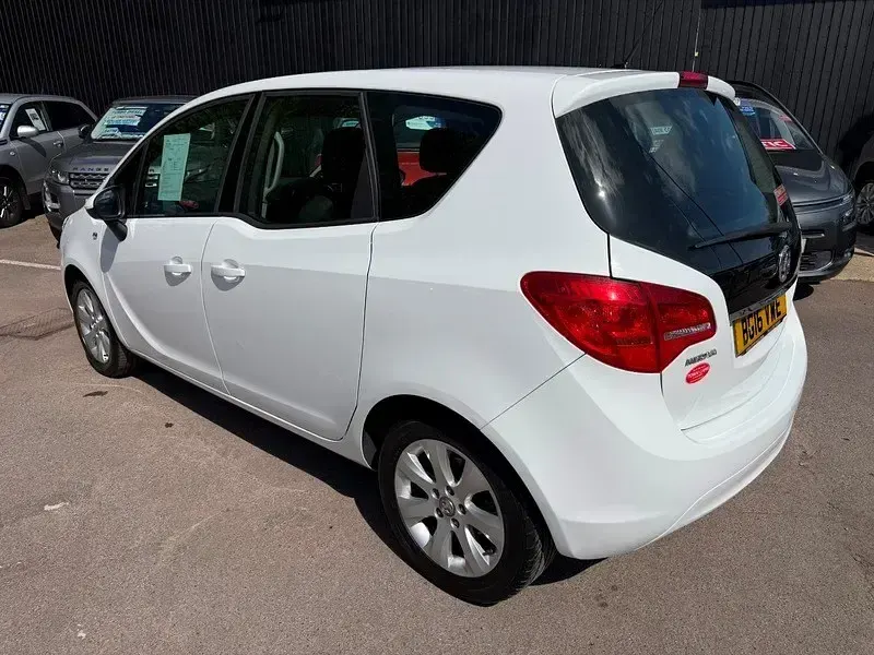 Begagnad Vauxhall Meriva 2016 Vit Minibuss