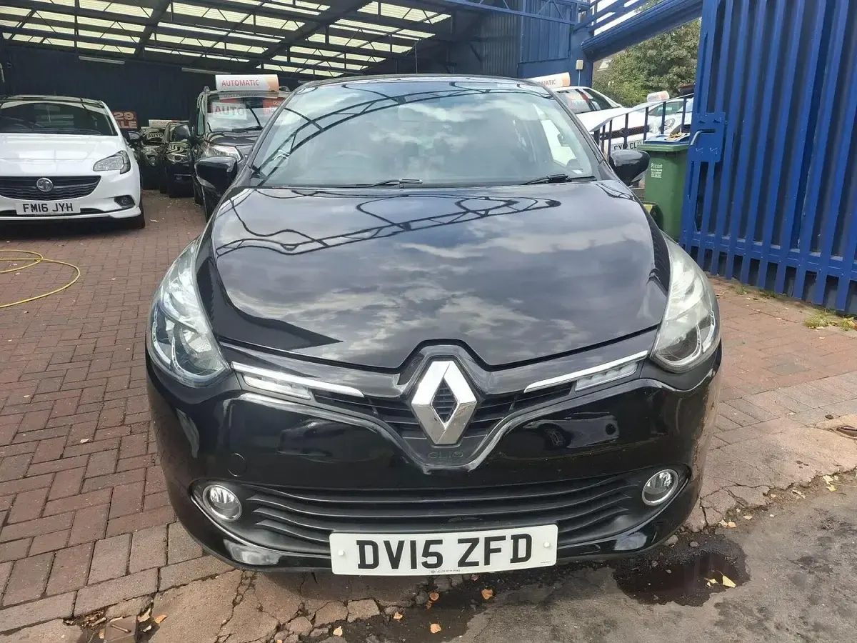 Used Renault Clio Dynamique 90 HP (66 kW) 2015 Black Hatchback