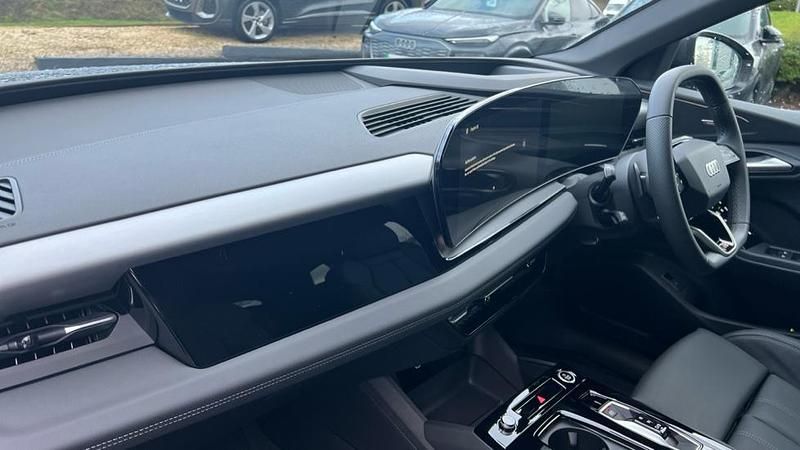 Ny Audi Q6 e-tron S-Line 185 kW (252 HK) 2025 Grå SUV