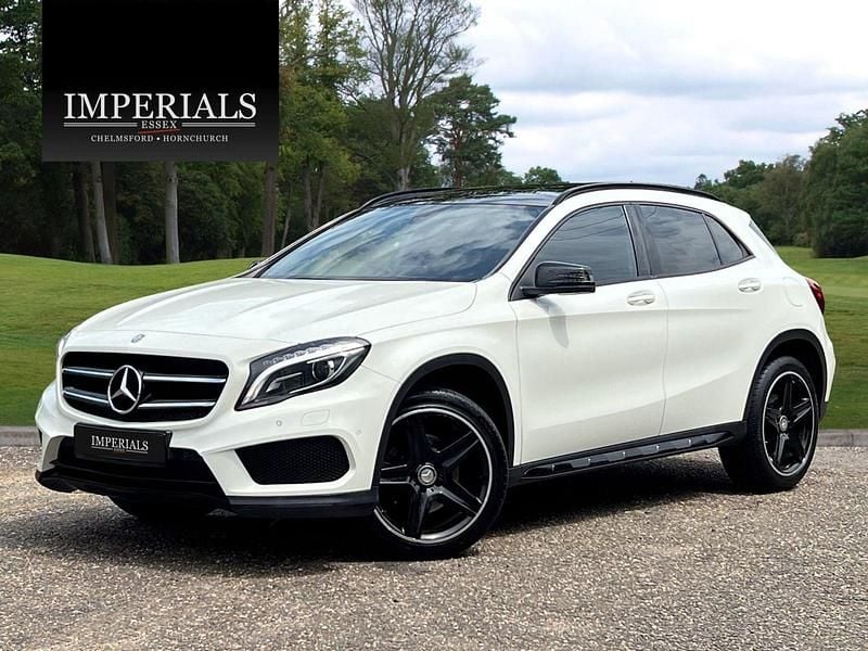 White Used 2019 Mercedes GLA250 AMG line SUV | £15,948 (Super price) - Image 1/4