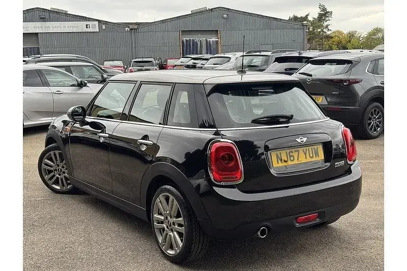 Używany Mini Cooper Hatch 2017 Czarny Hatchback