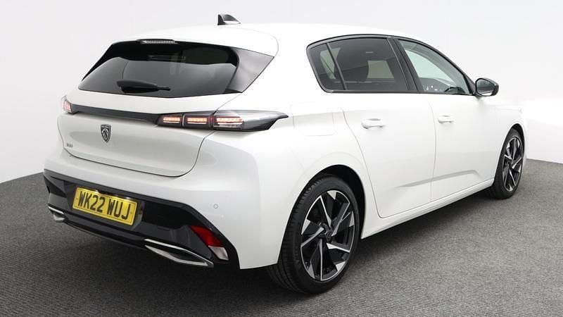 Used Peugeot 308 Allure Premium 130 HP (95 kW) 2022 White Hatchback