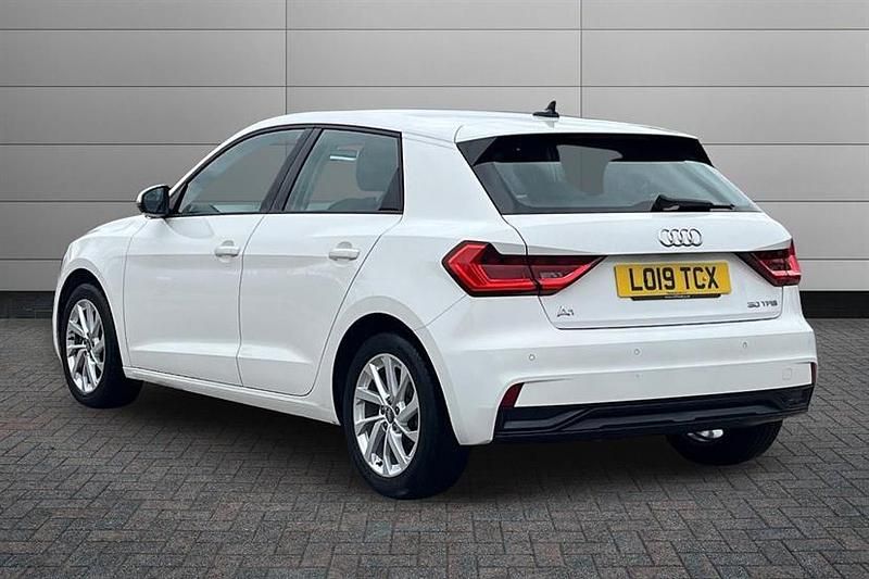 Used Audi A1 Sport 116 HP (85 kW) 2019 Shell white SUV