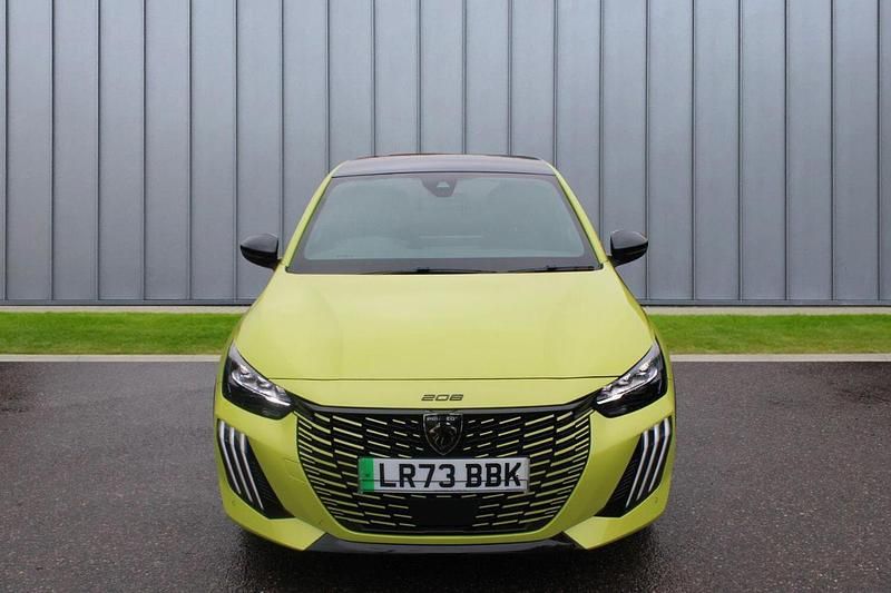 Second-hand Peugeot e-208 GT 113 kW (154 CP) 2024 Galben Hatchback
