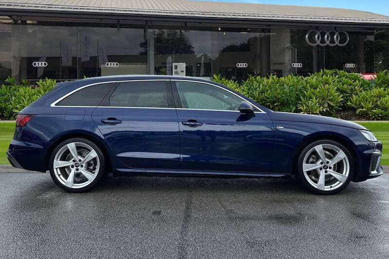 Used Audi A4 S-Line 150 HP (110 kW) 2024 Blue Estate