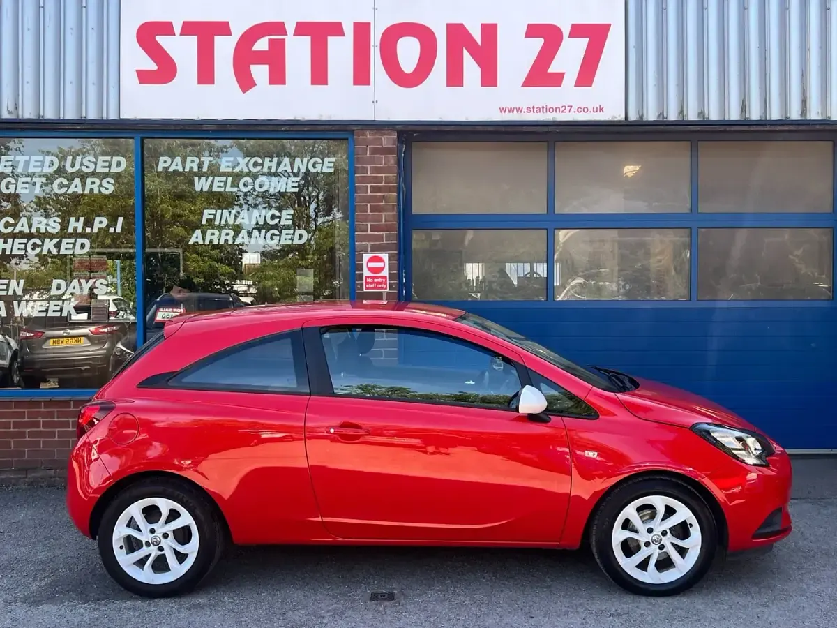 Used Vauxhall Corsa 75 HP (55 kW) 2016 Red Hatchback