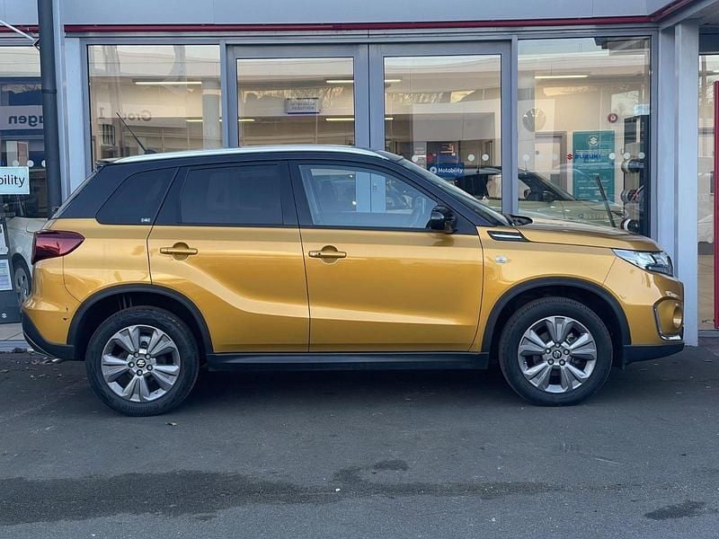 Used Suzuki Vitara SZ-T 2023 Dbh solar yellow/black SUV