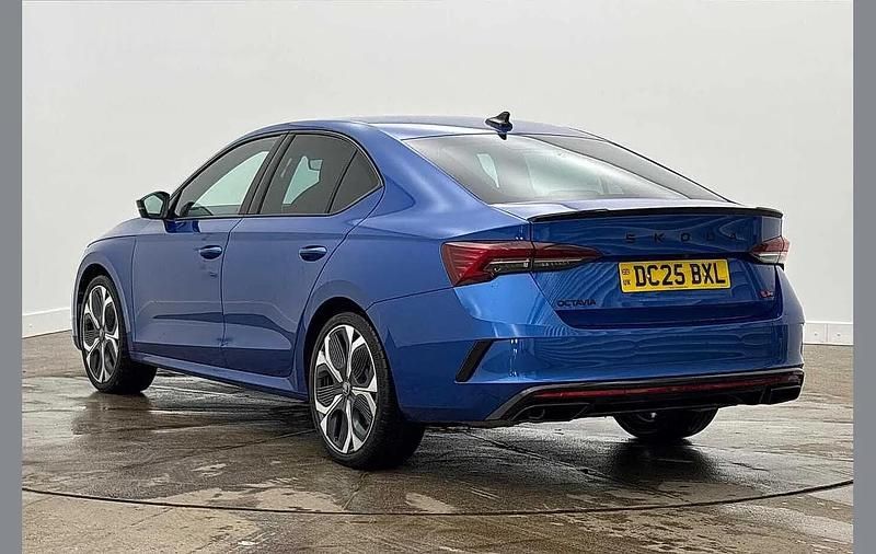 Used Skoda Octavia vRS 265 HP (194 kW) 2025 Race blue metallic Hatchback
