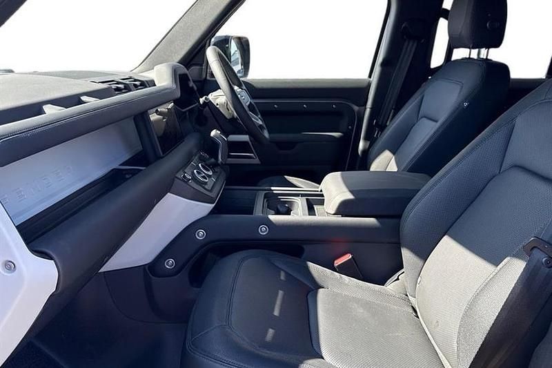 Used Land Rover Defender SE Dynamic 249 HP (183 kW) 2024 Eiger grey SUV