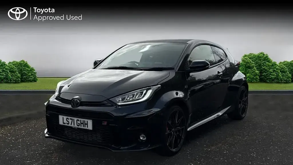 Used Toyota Yaris 257 HP (189 kW) 2021 Black Hatchback