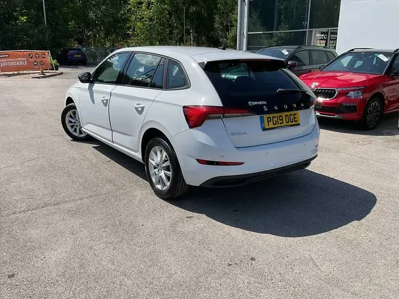 Used Skoda Scala SE 85 HP (62 kW) 2019 White Hatchback