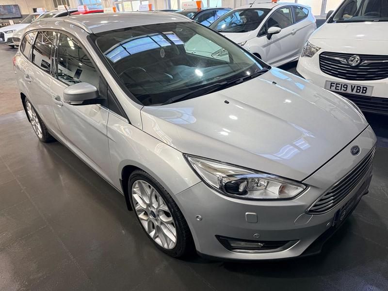 Usado Ford Focus Titanium X 150 HP (110 kW) 2015 Prateado Carrinha