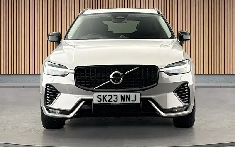 Used Volvo XC60 Ultimate 250 HP (183 kW) 2022 Silver dawn SUV