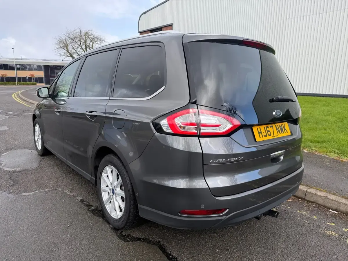 Begagnad Ford Galaxy Titanium X 150 HK (110 kW) 2017 Grå Minibuss
