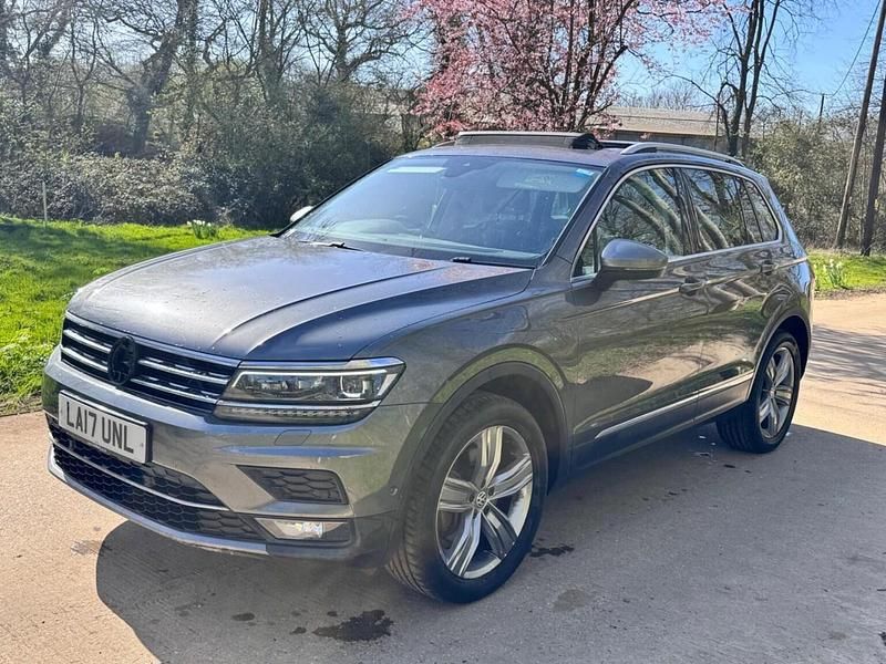 Usado VW Tiguan SEL 180 HP (132 kW) 2017 Cinzento SUV