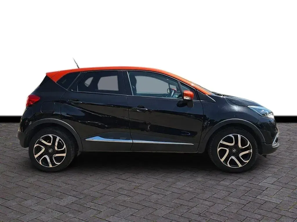 Used Renault Captur Dynamique 90 HP (66 kW) 2016 Black SUV