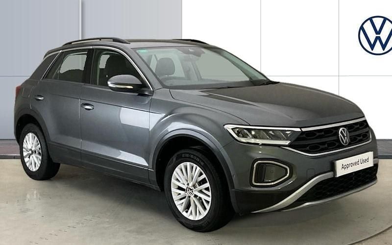 Used 2025 VW T-Roc Life SUV | £20,230 (Good price) - Image 1/4