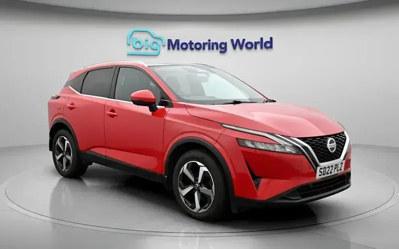 Used Nissan Qashqai N-Connecta 140 HP (102 kW) 2022 Red SUV