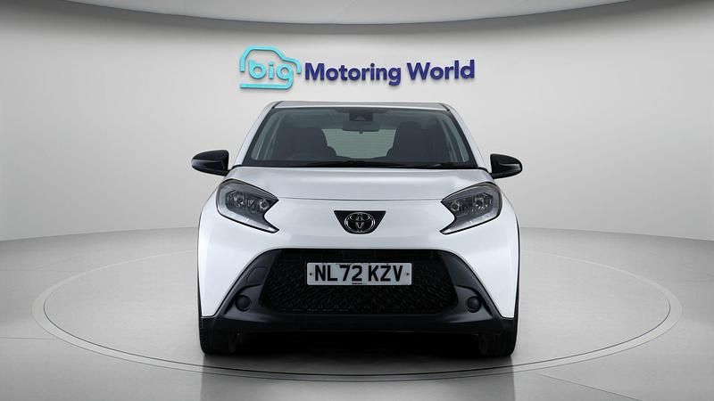 Used Toyota Aygo X PURE 71 HP (52 kW) 2022 SUV