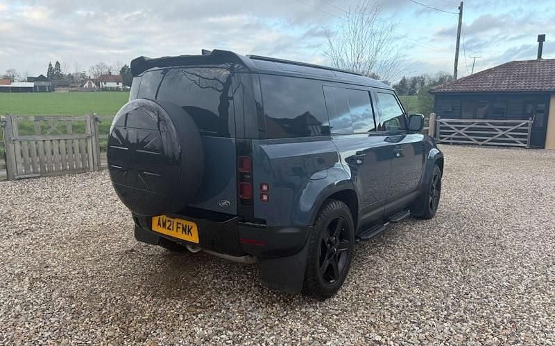 Used Land Rover Defender SE 249 HP (183 kW) 2023 SUV