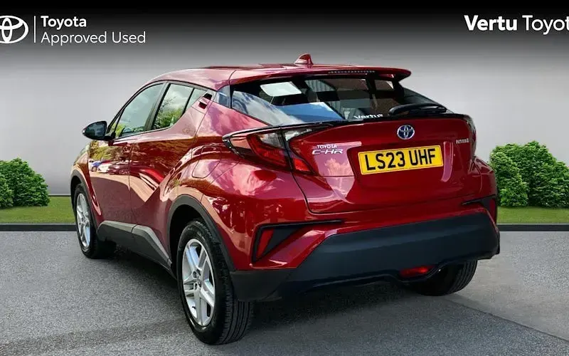 Used Toyota C-HR 122 HP (89 kW) 2023 Red SUV