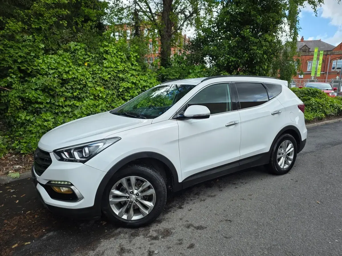 Used Hyundai Santa Fe Premium 200 HP (147 kW) 2017 White SUV