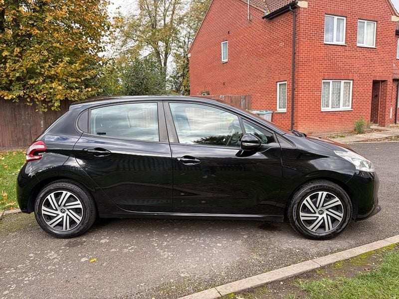 Used Peugeot 208 Access 82 HP (60 kW) 2014 Black Hatchback