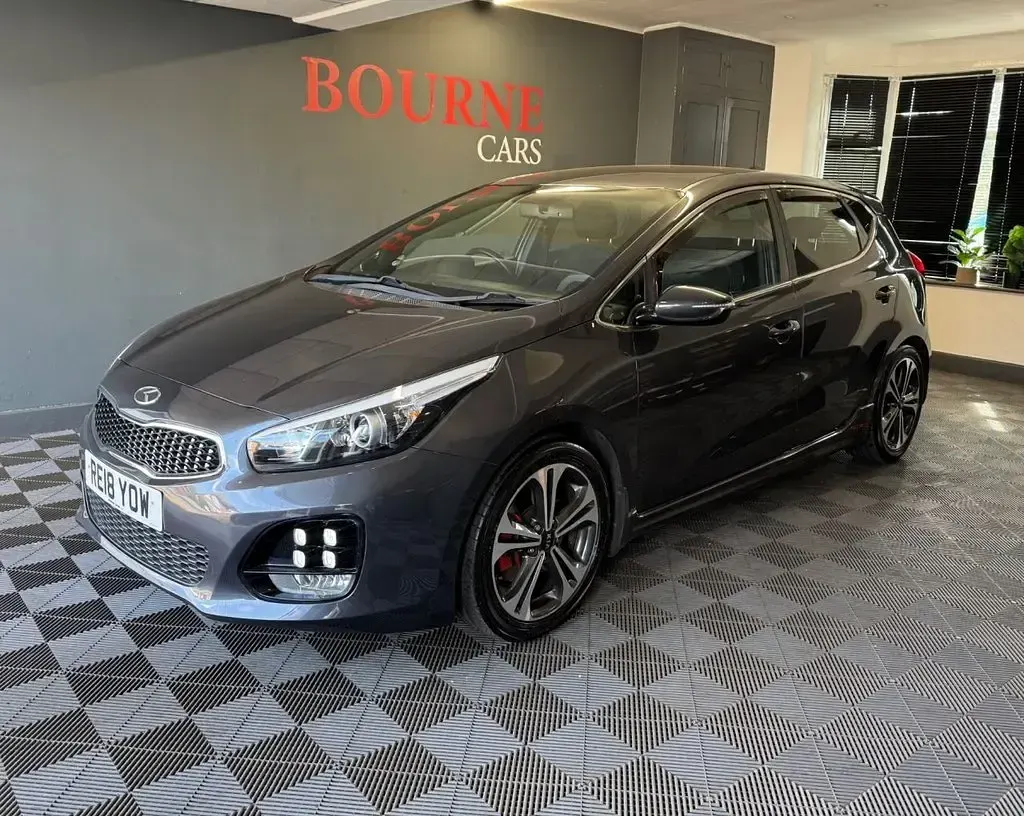 Used Kia Ceed GT-Line 136 HP (100 kW) 2018 Silver Hatchback