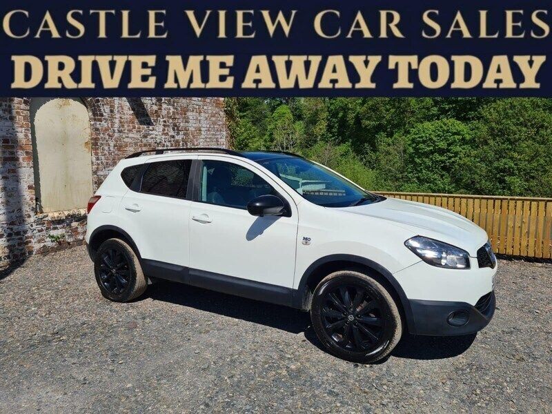 White Used 2013 Nissan Qashqai 360º SUV | £4,495 (Fair price) - Image 1/4