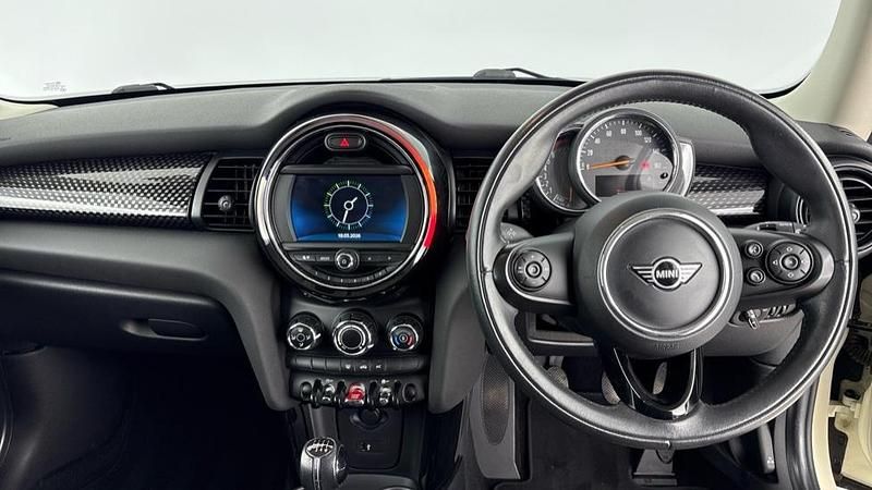 Usado Mini Cooper S Classic 189 HP (139 kW) 2020 Branco Citadino