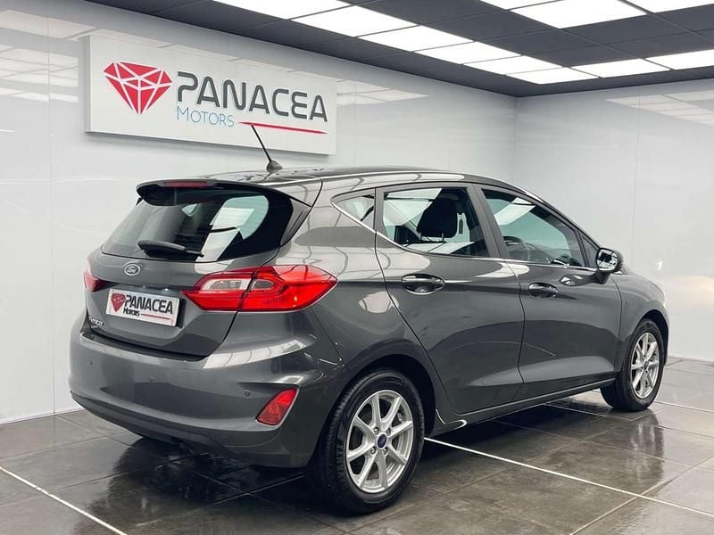 Used Ford Fiesta Zetec 85 HP (62 kW) 2018 Grey Hatchback