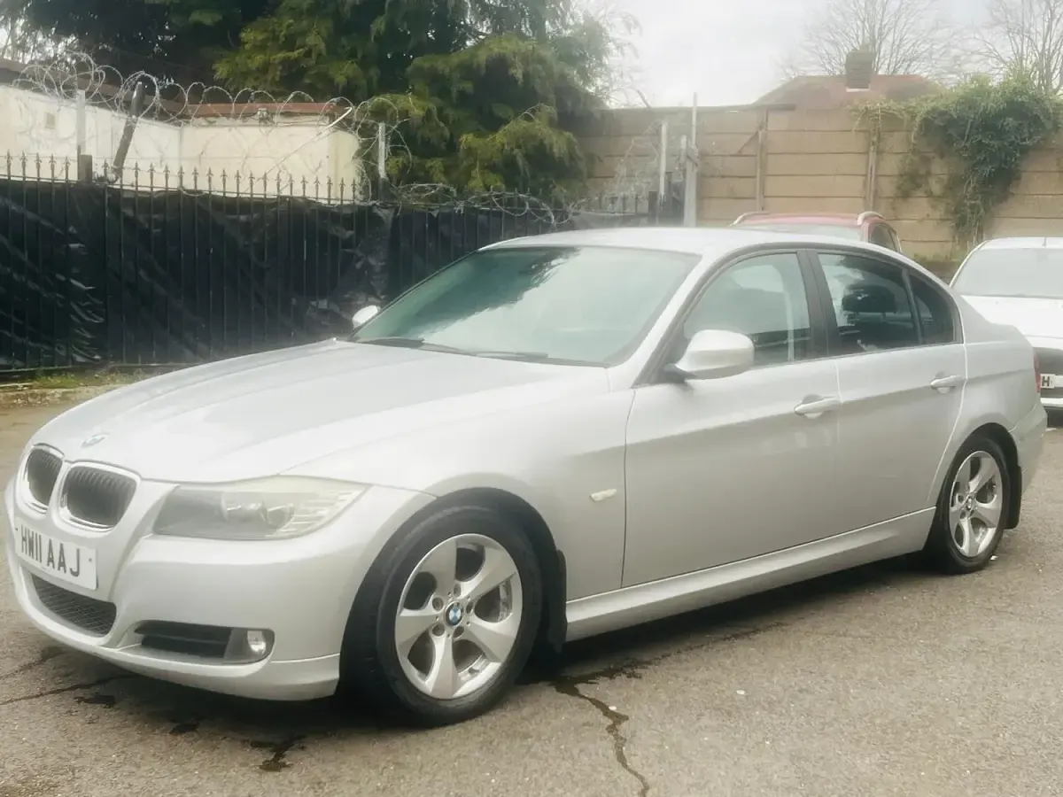 Used BMW 320 Efficient Dynamics 2011 Silver Sedan