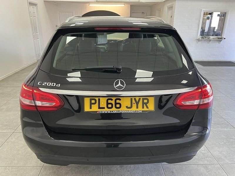 Used Mercedes C200 Executive 136 HP (100 kW) 2016 Black Estate