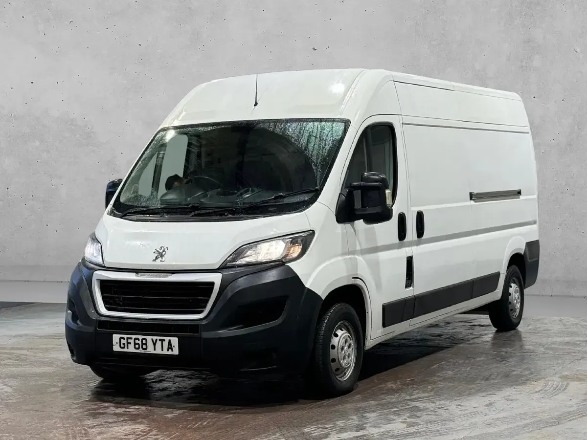 Used Peugeot Boxer 130 HP (95 kW) 2018 White Van