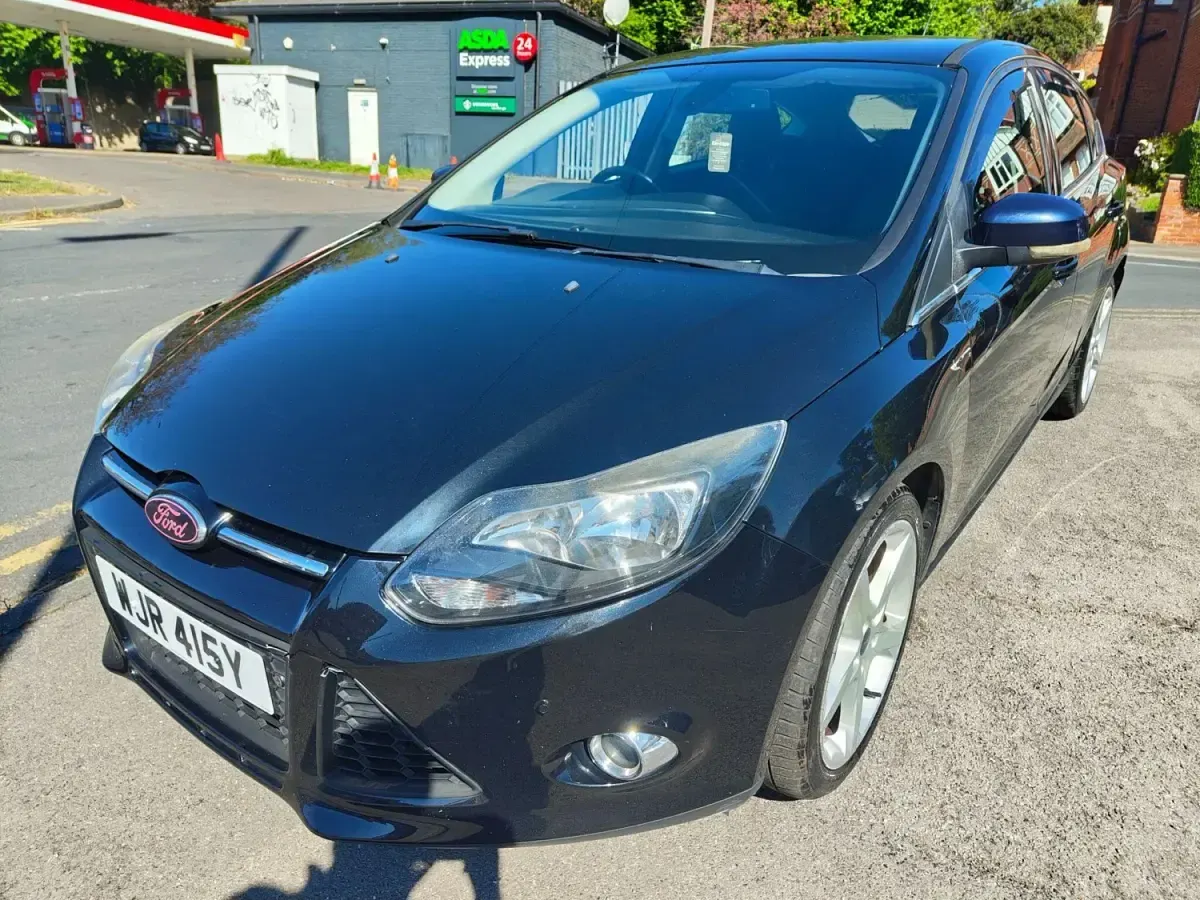Begagnad Ford Focus Titanium 2014 Svart Kombi