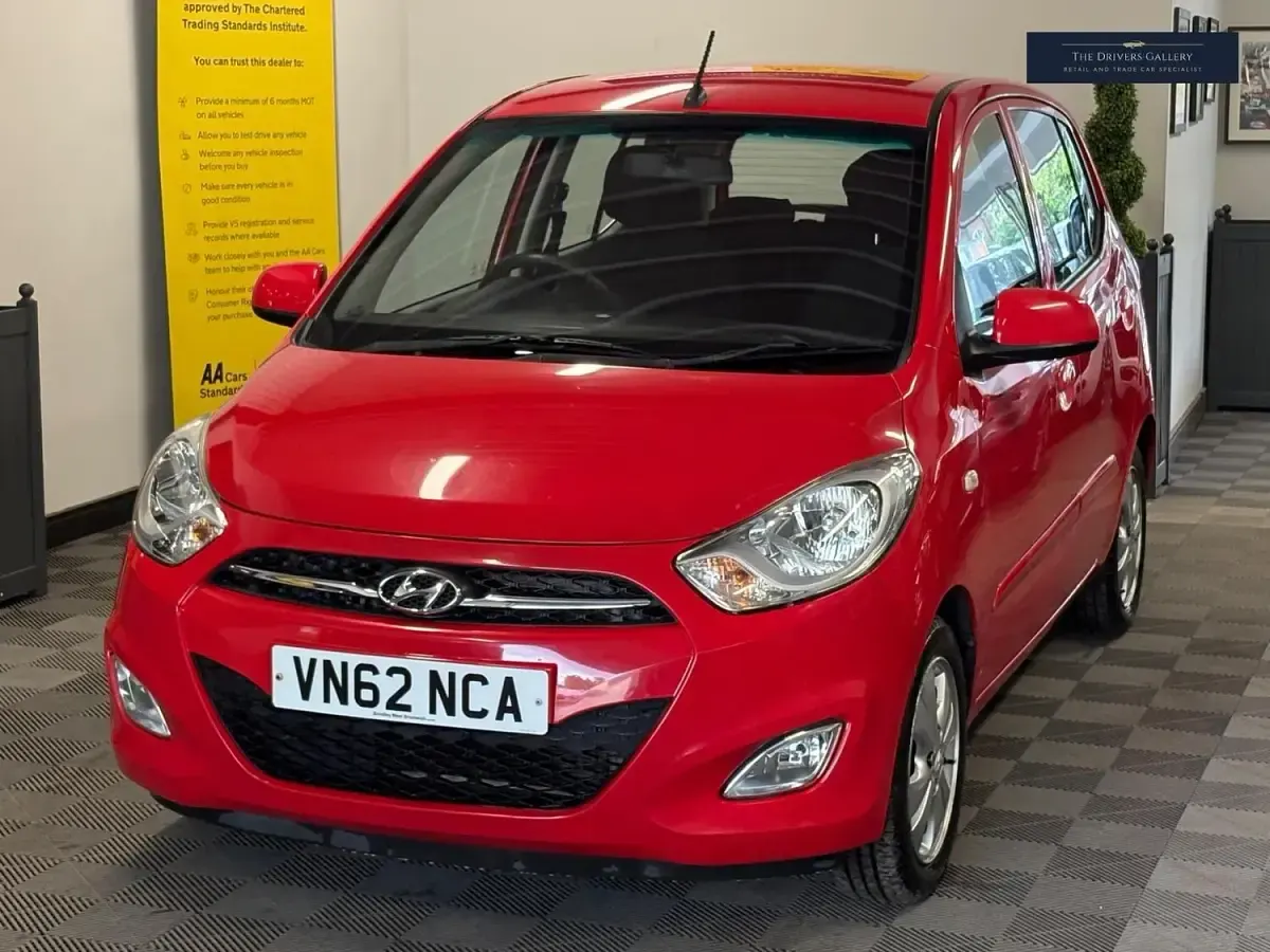 Used Hyundai i10 Active 86 HP (63 kW) 2012 Red Hatchback
