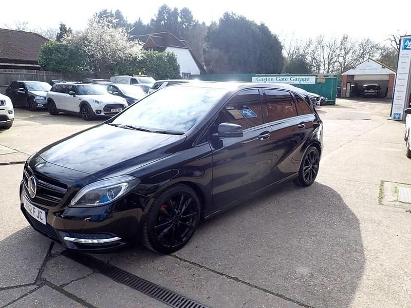 Used Mercedes B180 122 HP (89 kW) 2012 Black MPV